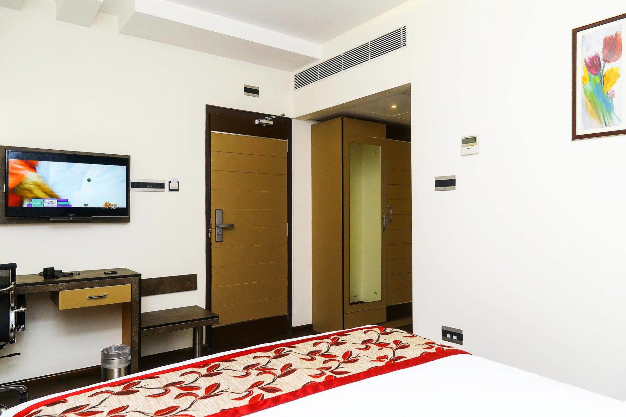 The Spin Hotel Ченнаї Екстер'єр фото